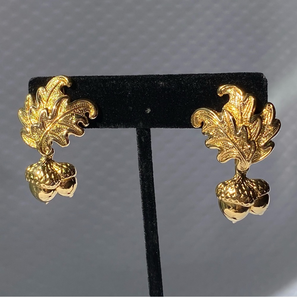 Vintage Avon Acorn Drop Gold Plated Clip-on Earrings